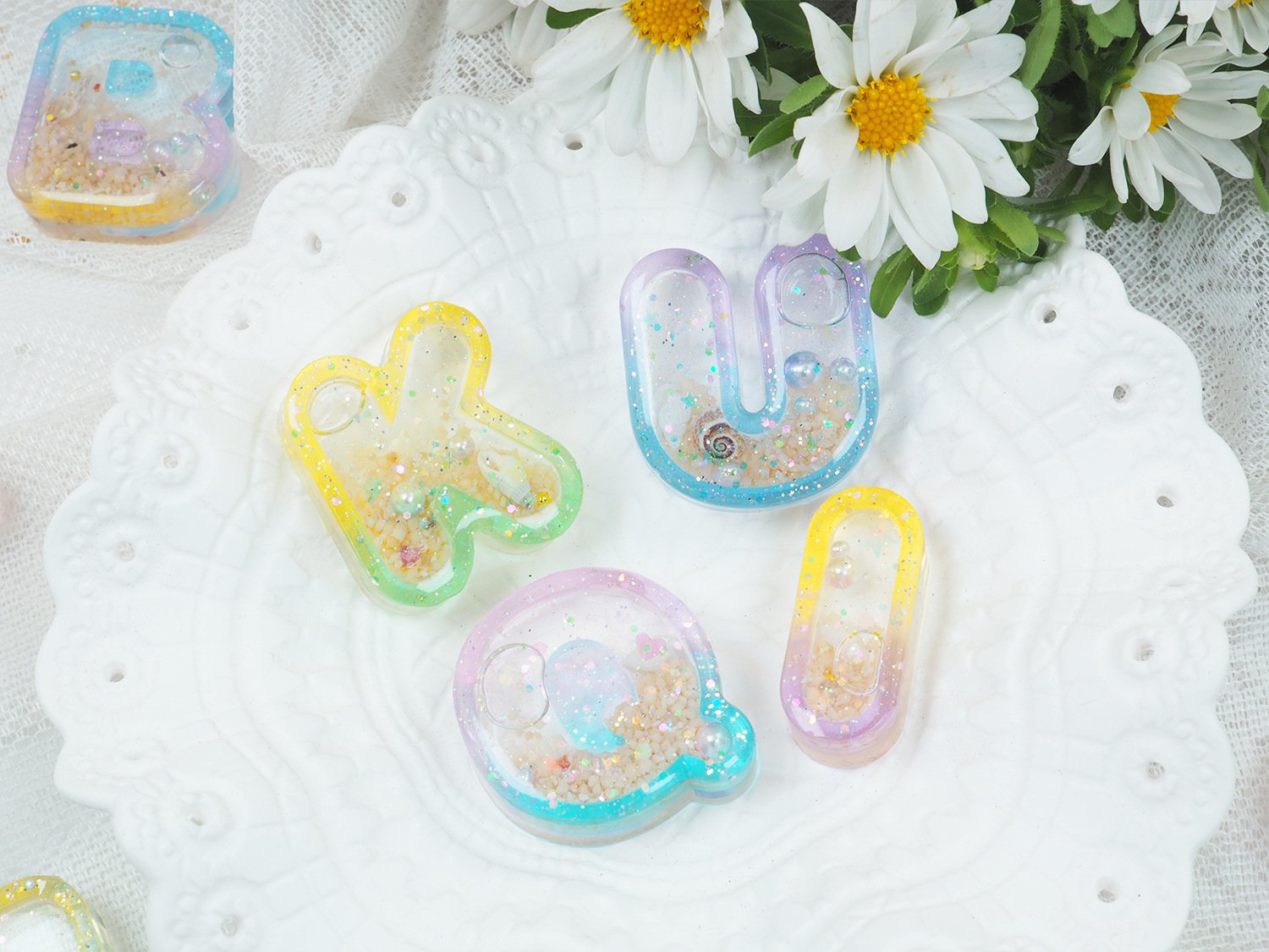 The Magic of Movement: Crafting Personalized “Flowing Sand” Alphabet Shakers with OCHCHO Silicone Molds